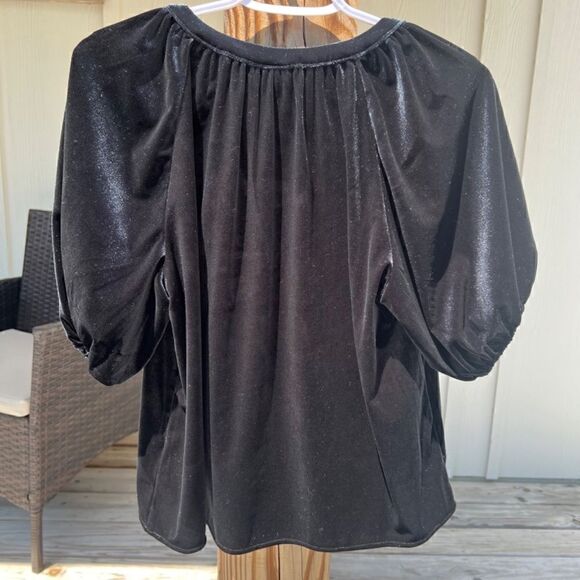 Gap Black Velvet Puff Sleeve V Neck Top- never worn and in perfect condition! - Picture 7 of 9